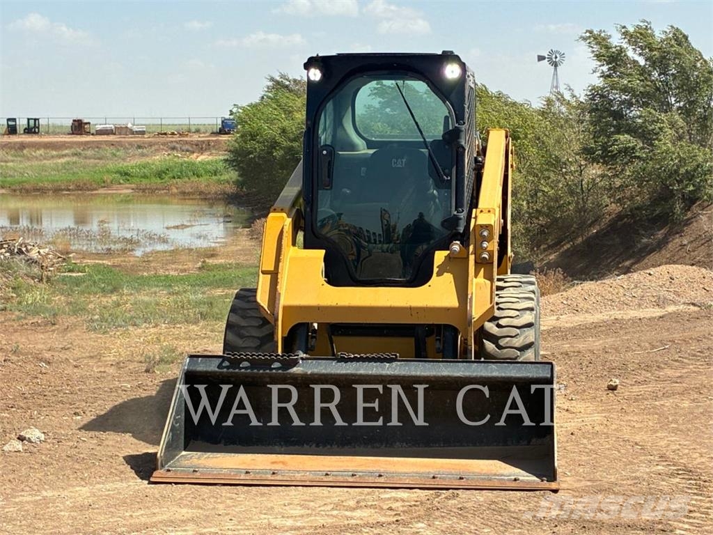 CAT 236D Kompaktlader