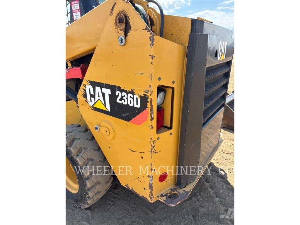 CAT 236D C1-H2 Skid steer loaders