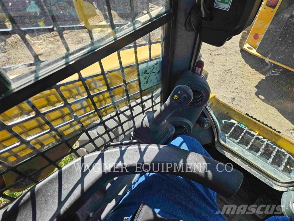 CAT 236D3 Kompaktlader