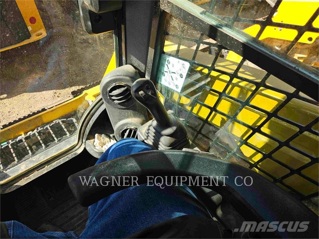 CAT 236D3 Kompaktlader