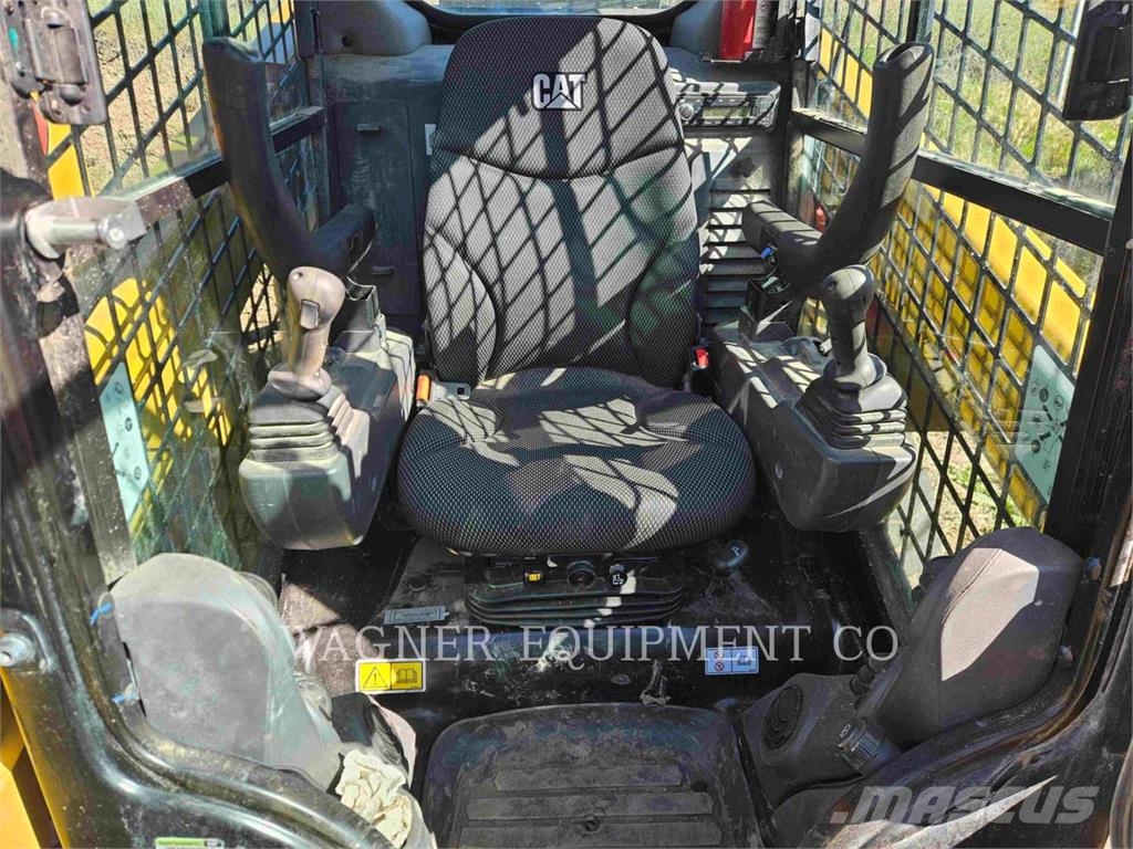 CAT 236D3 Kompaktlader