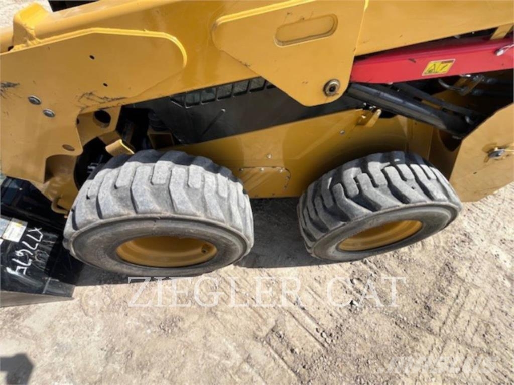 CAT 236D3 Φορτωτάκια
