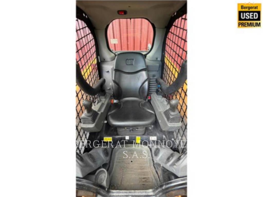 CAT 236D3 Chargeuse compacte