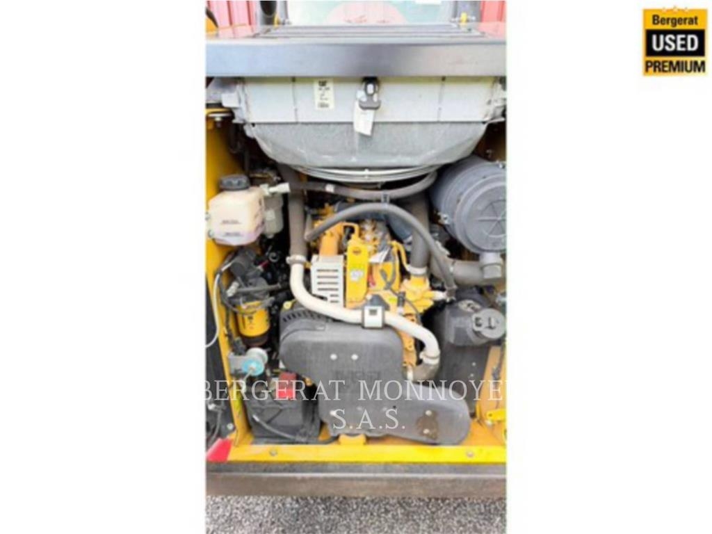 CAT 236D3 Chargeuse compacte