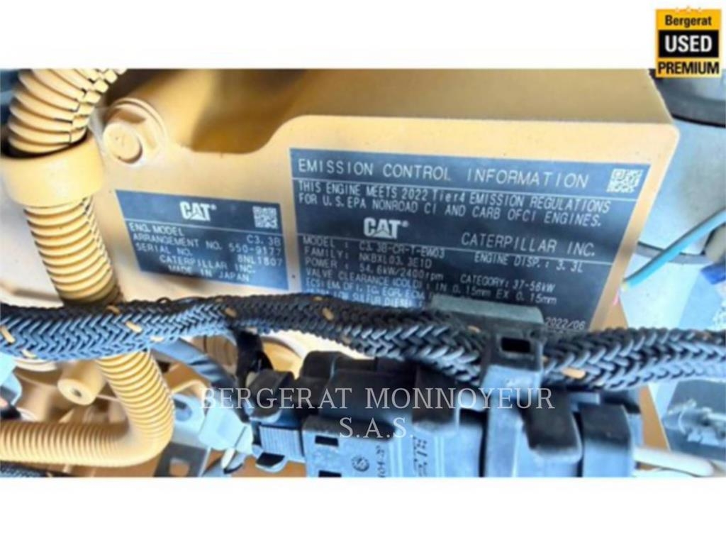 CAT 236D3 Chargeuse compacte