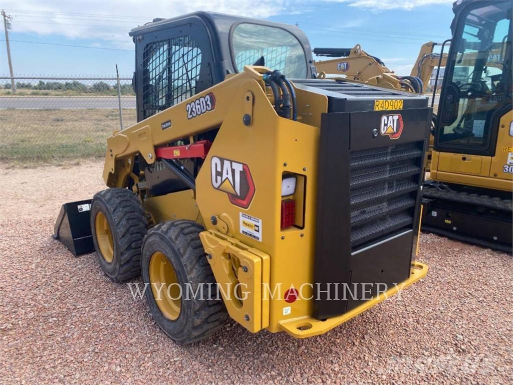 CAT 236D3 Kompaktlader