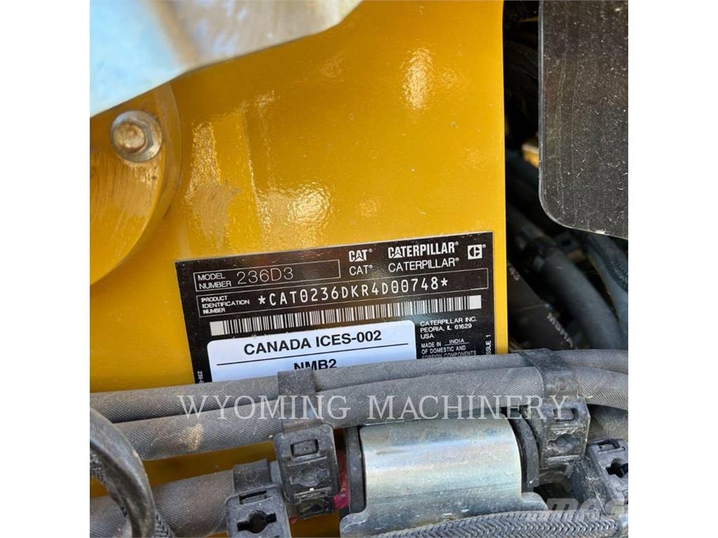 CAT 236D3 Kompaktlader