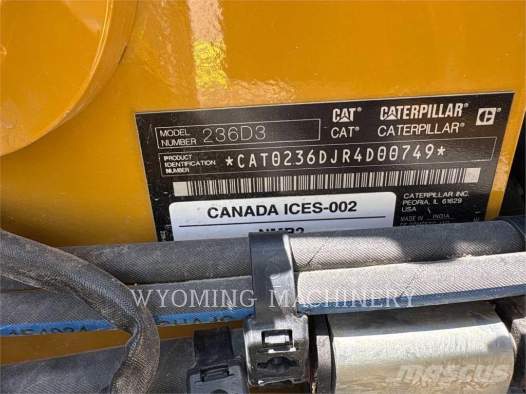 CAT 236D3 Kompaktlader