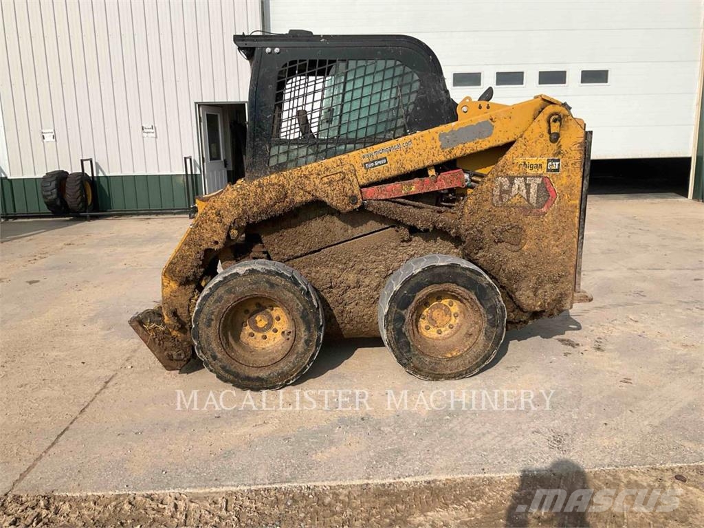 CAT 236D3 Skid steer mini nakladalci
