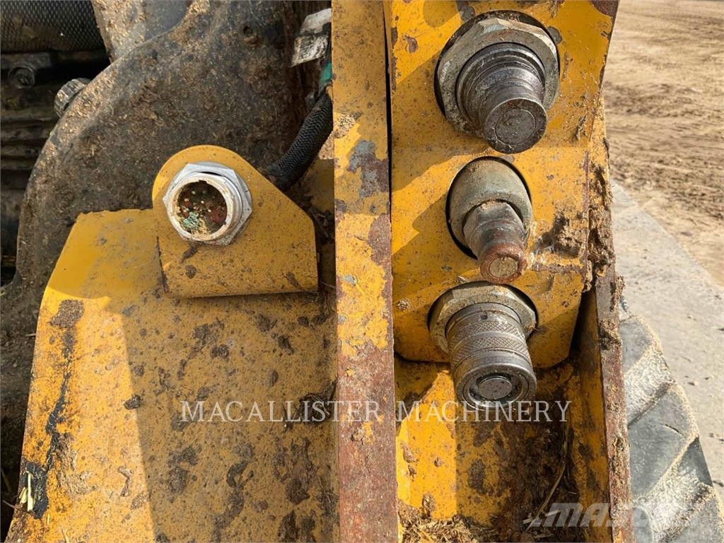 CAT 236D3 AQ Kompaktlastere