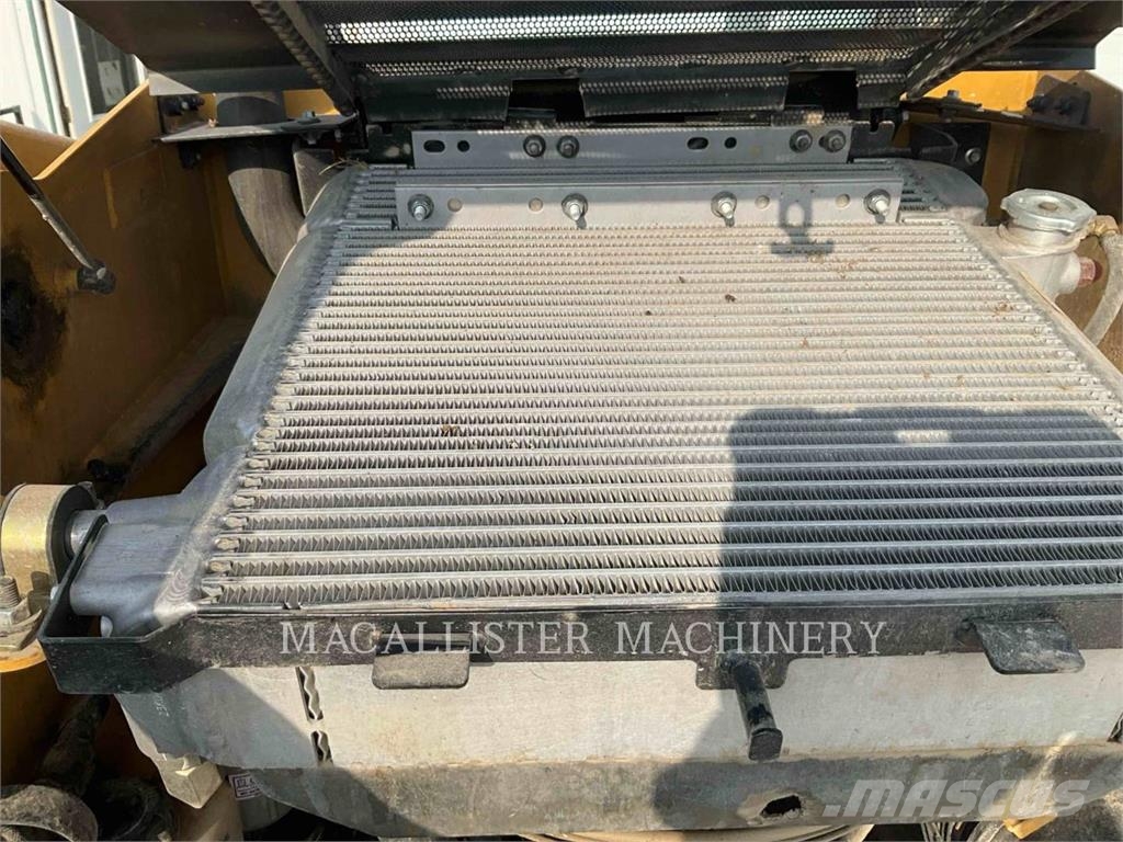 CAT 236D3 AQ Kompaktlastere