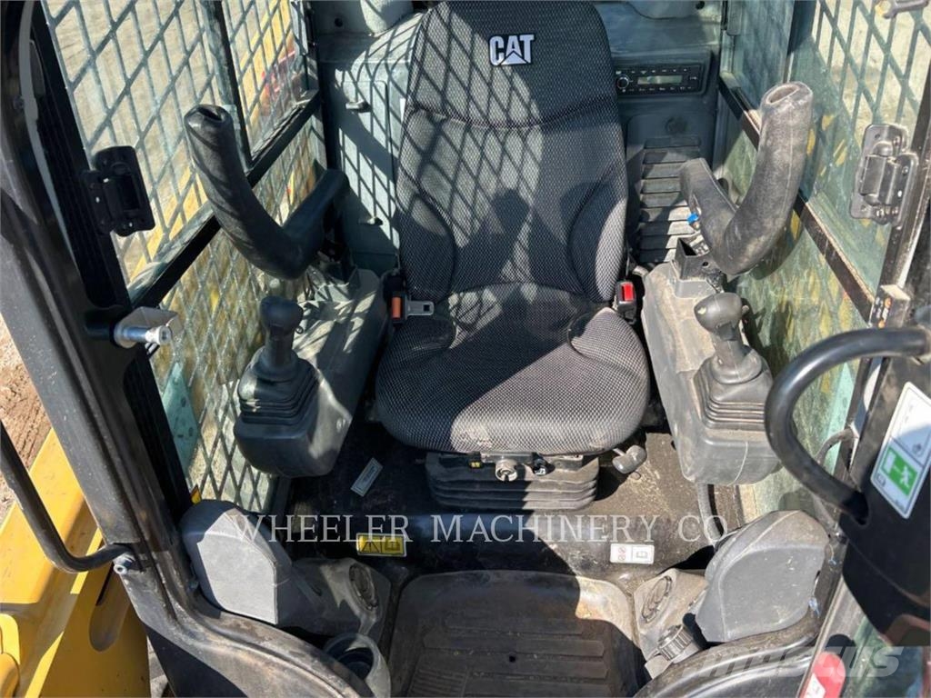 CAT 236D3 C3H2 Skid steer loaders