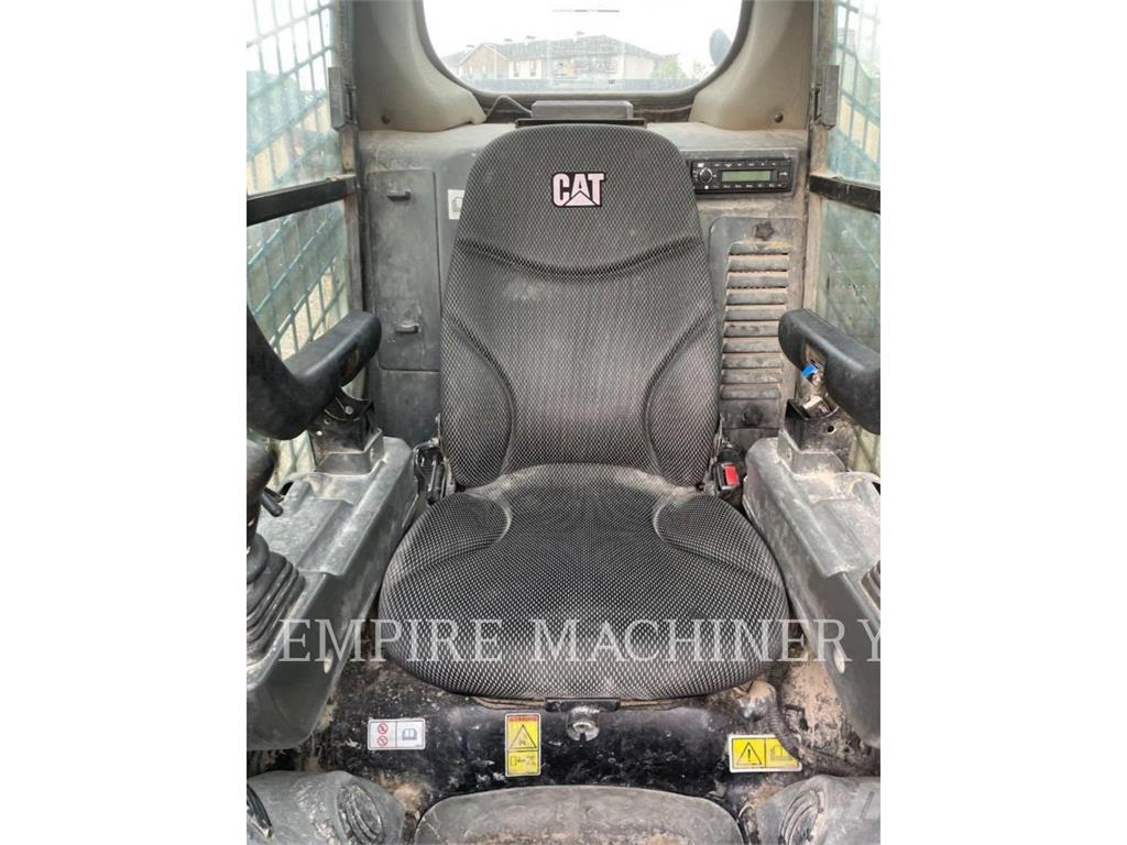CAT 236D3 CA Міні-навантажувачі