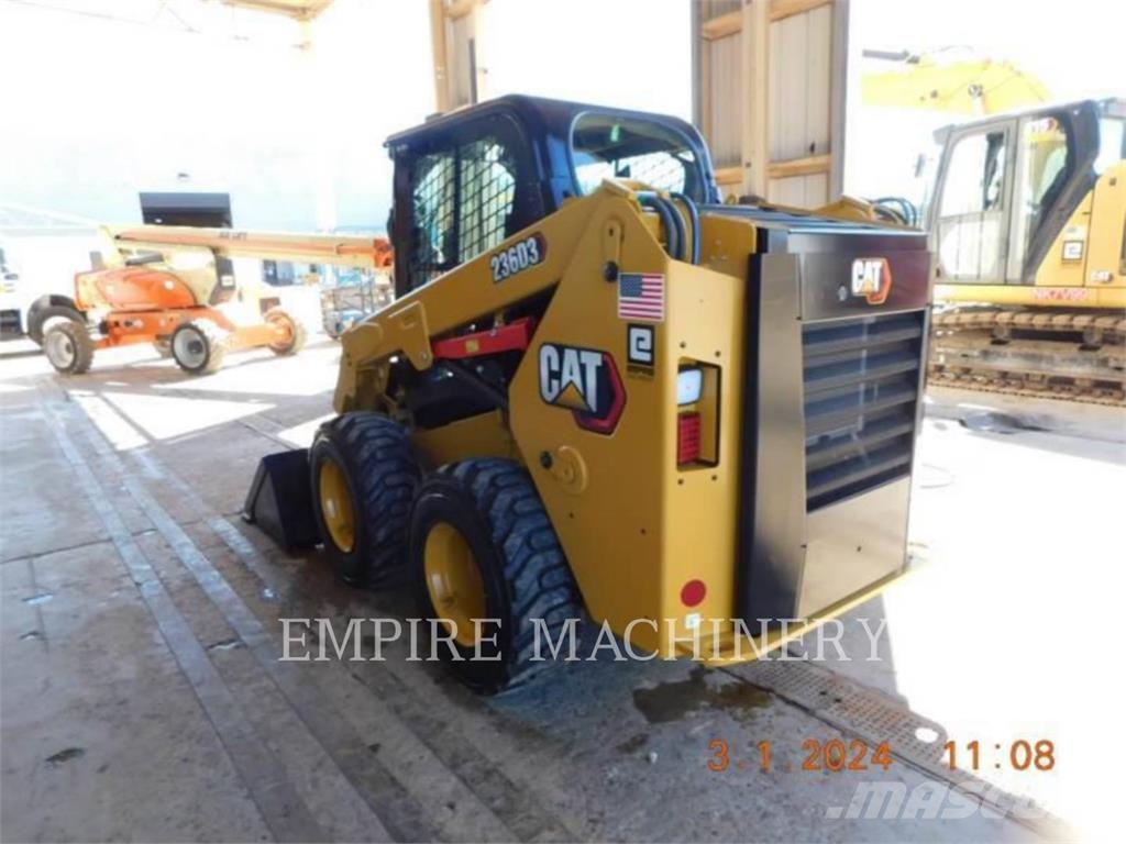 CAT 236D3 CA لوادر انزلاقية التوجيه