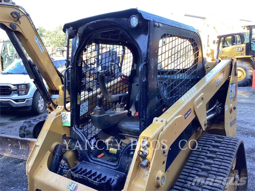 CAT 239D3 لوادر انزلاقية التوجيه