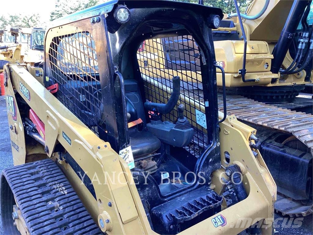 CAT 239D3 لوادر انزلاقية التوجيه