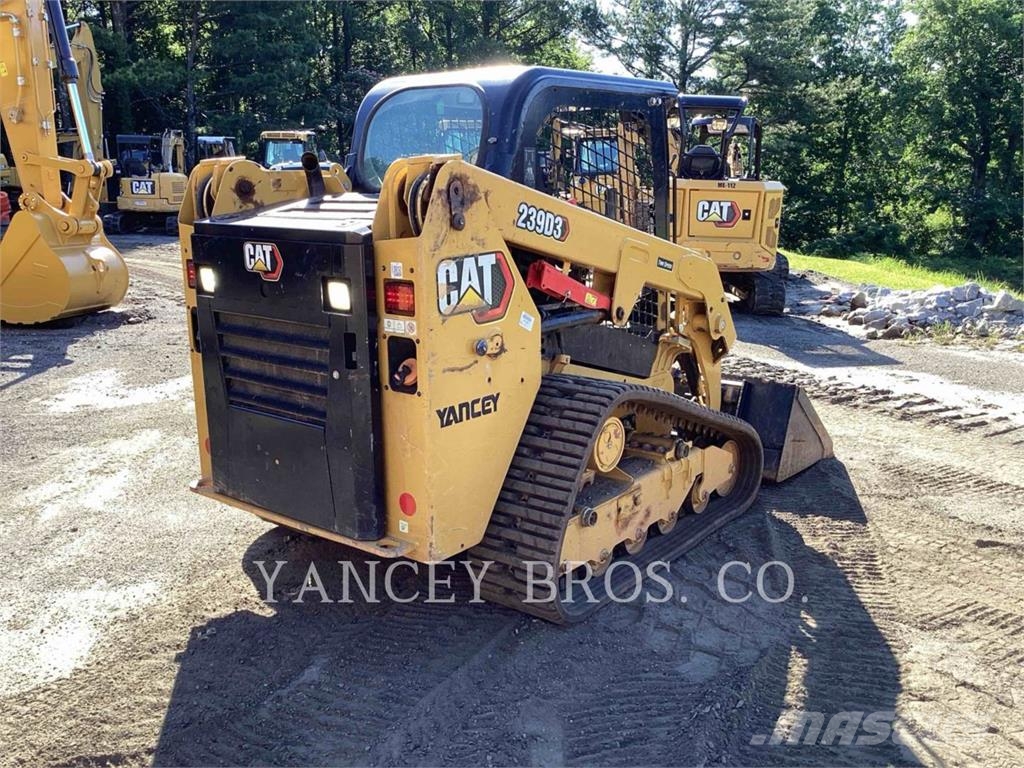 CAT 239D3 لوادر انزلاقية التوجيه