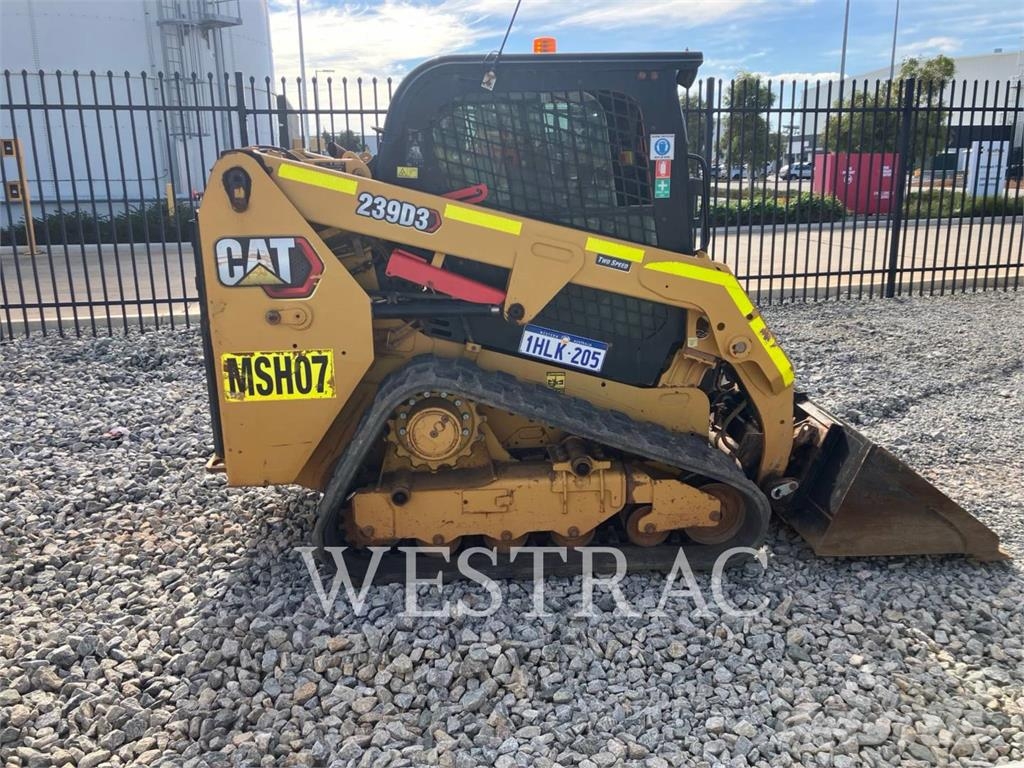 CAT 239D3 لوادر زحافة