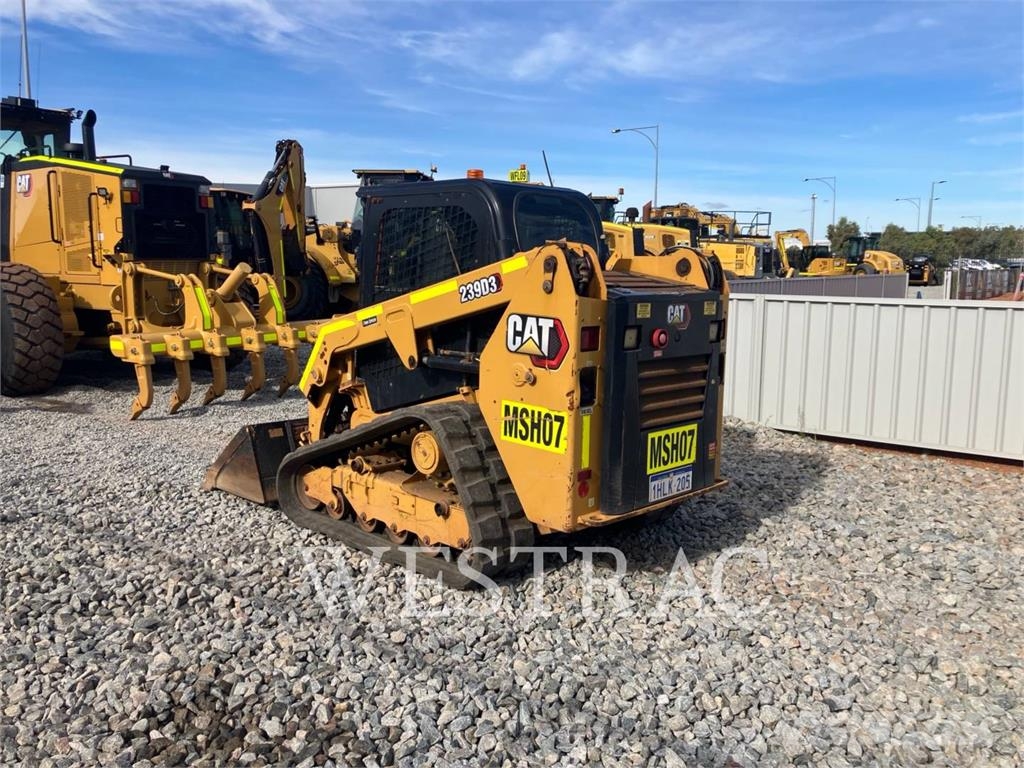 CAT 239D3 لوادر زحافة