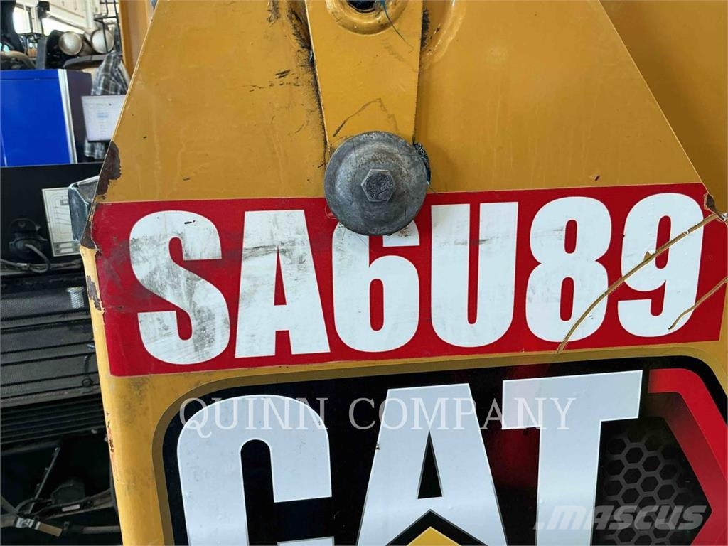 CAT 239D3 Chargeuse compacte