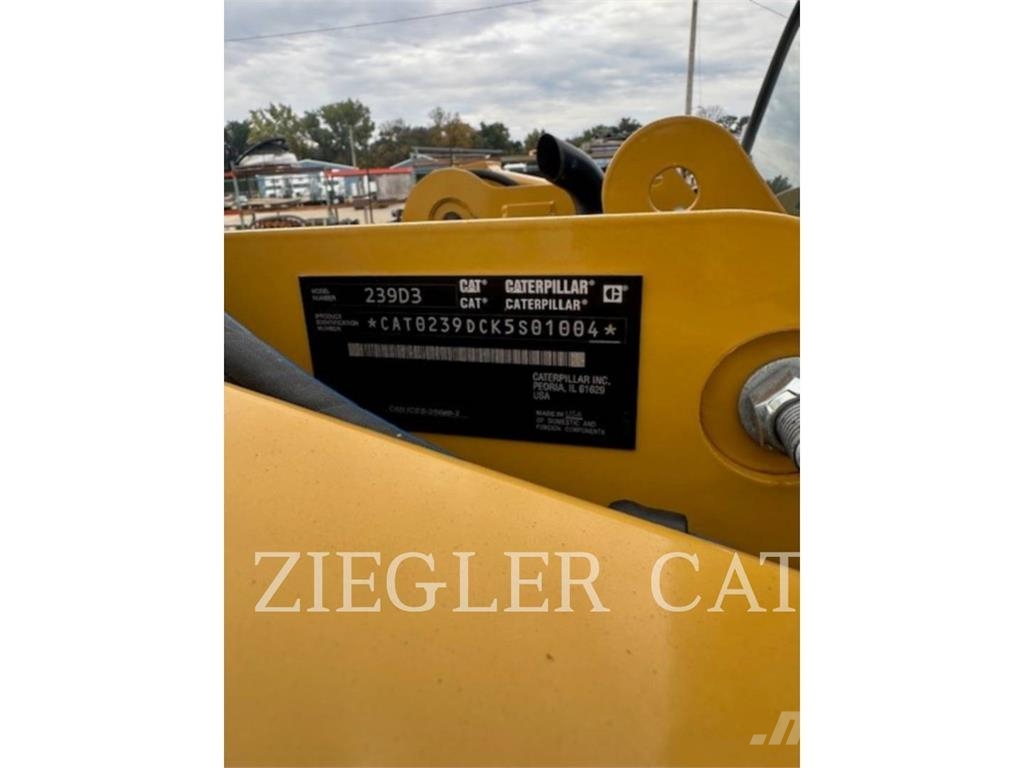 CAT 239D3 Roomiklaadurid