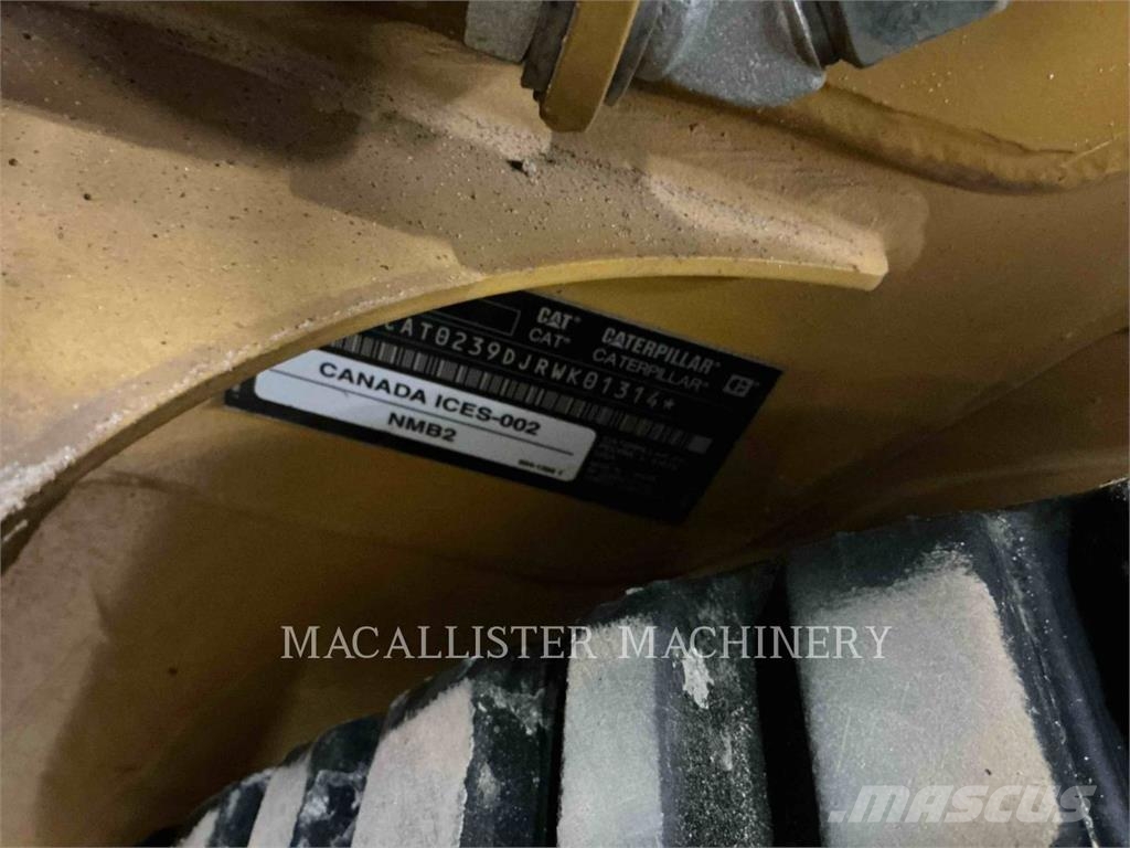 CAT 239D3 AQB Lánctalpas homlokrakodók