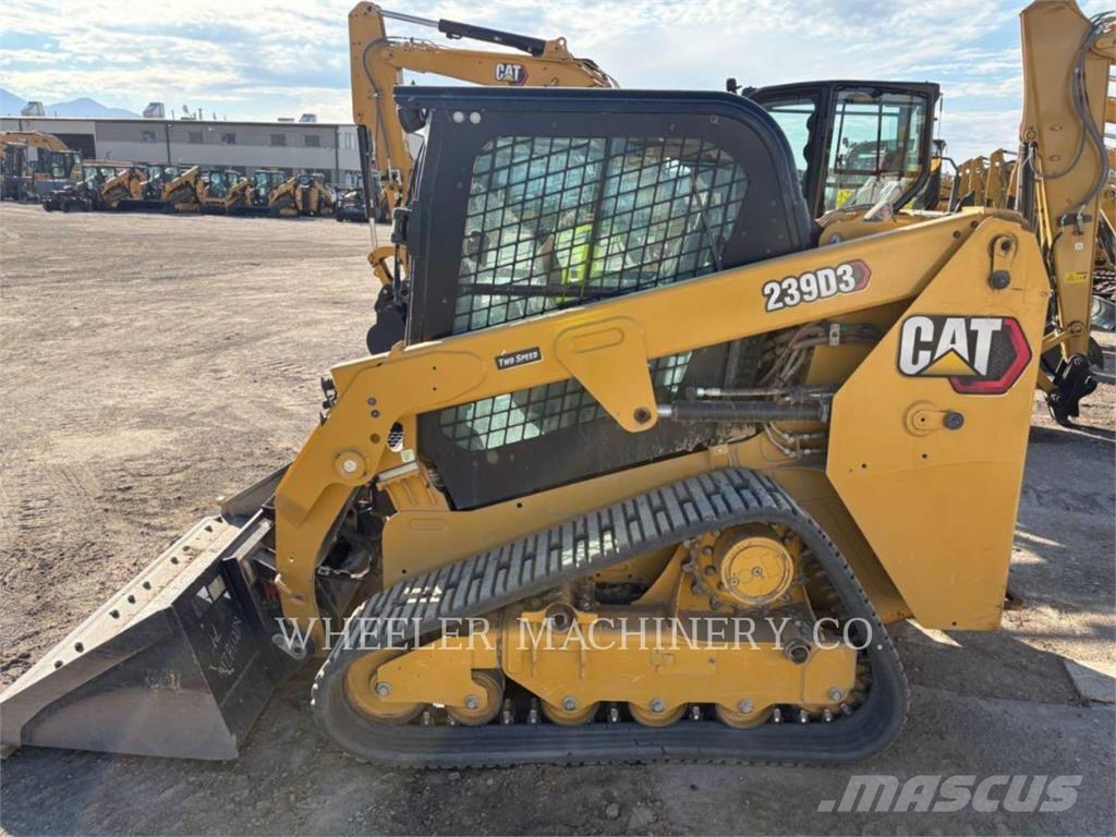 CAT 239D3 C3H2 Pásové nakladače