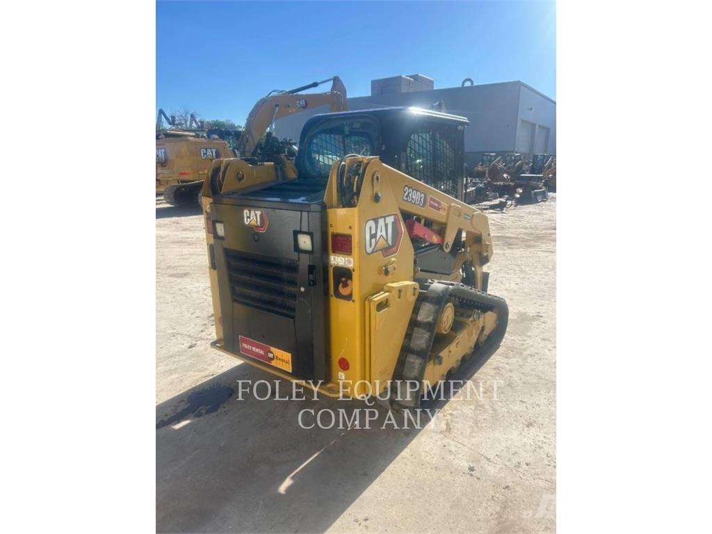 CAT 239D3STD2C لوادر انزلاقية التوجيه