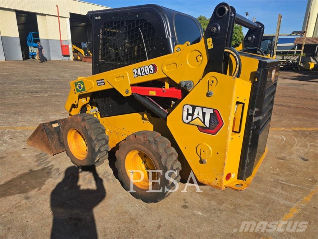 CAT 242 D Φορτωτάκια