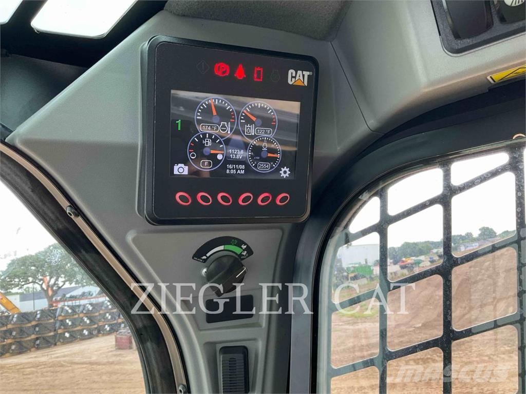 CAT 242D لوادر انزلاقية التوجيه