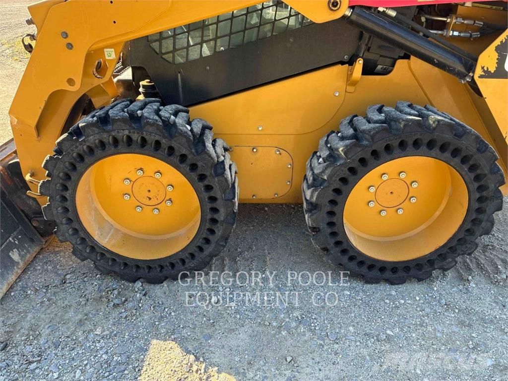 CAT 242D Φορτωτάκια
