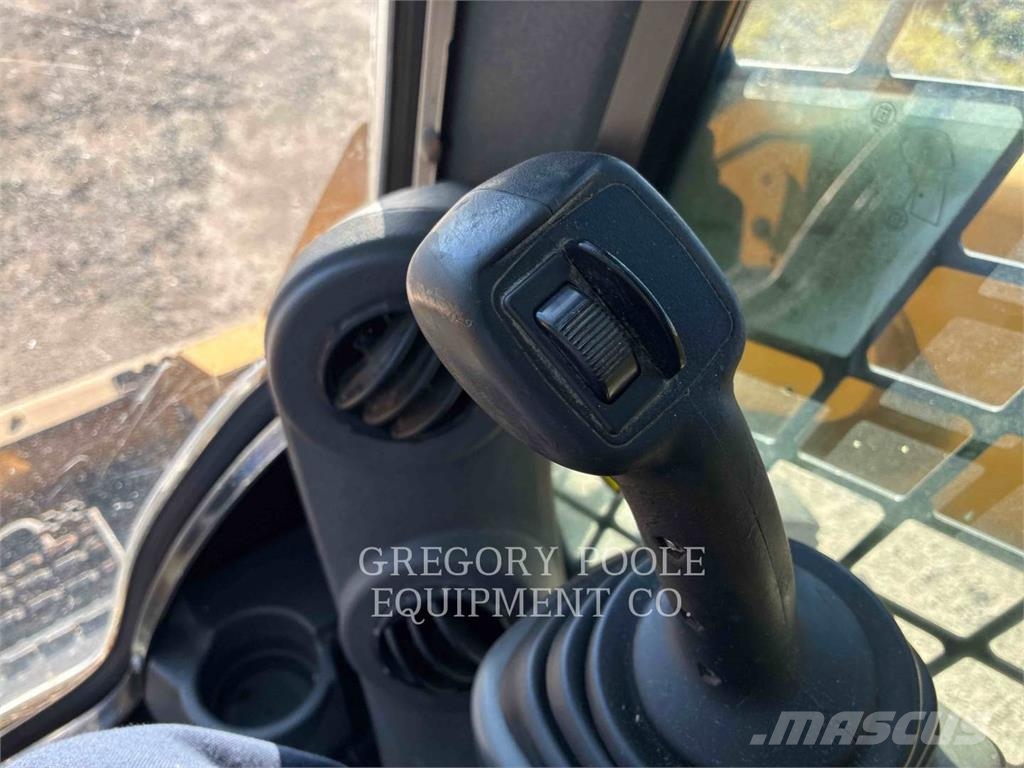 CAT 242D Φορτωτάκια