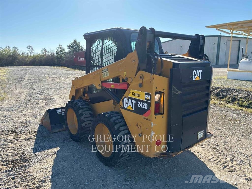 CAT 242D Φορτωτάκια