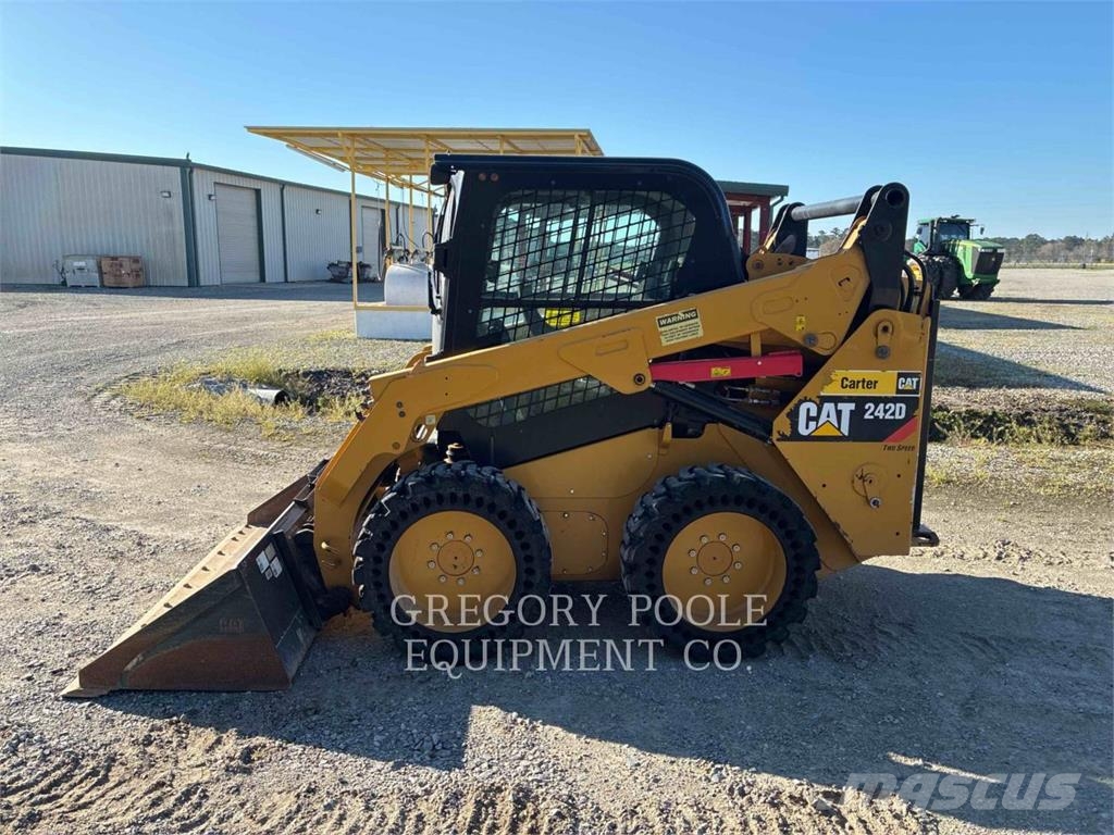 CAT 242D Φορτωτάκια