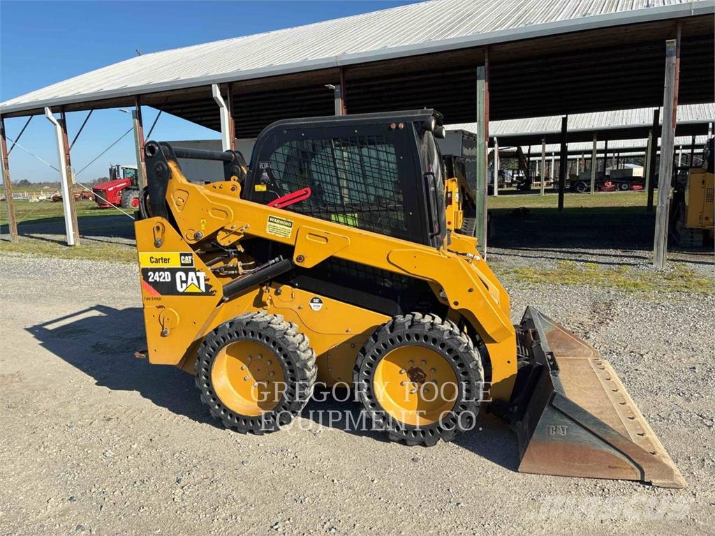 CAT 242D Φορτωτάκια