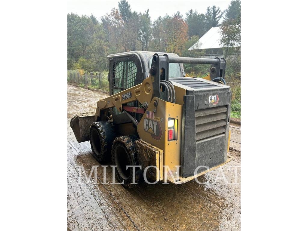 CAT 242D 3 Φορτωτάκια