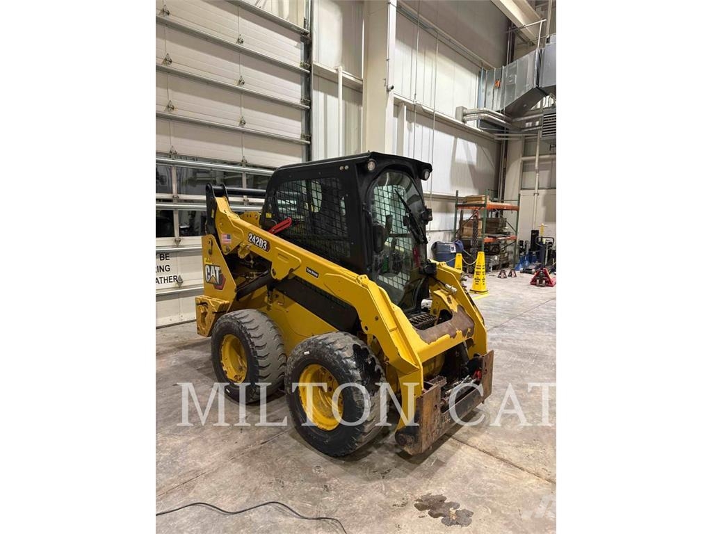 CAT 242D 3 Φορτωτάκια