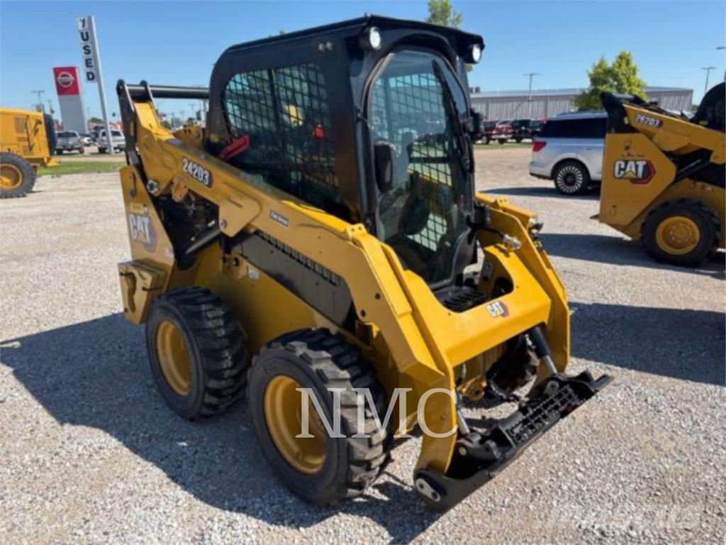 CAT 242D3 Skid steer mini utovarivači