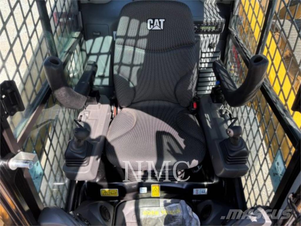 CAT 242D3 Skid steer mini utovarivači