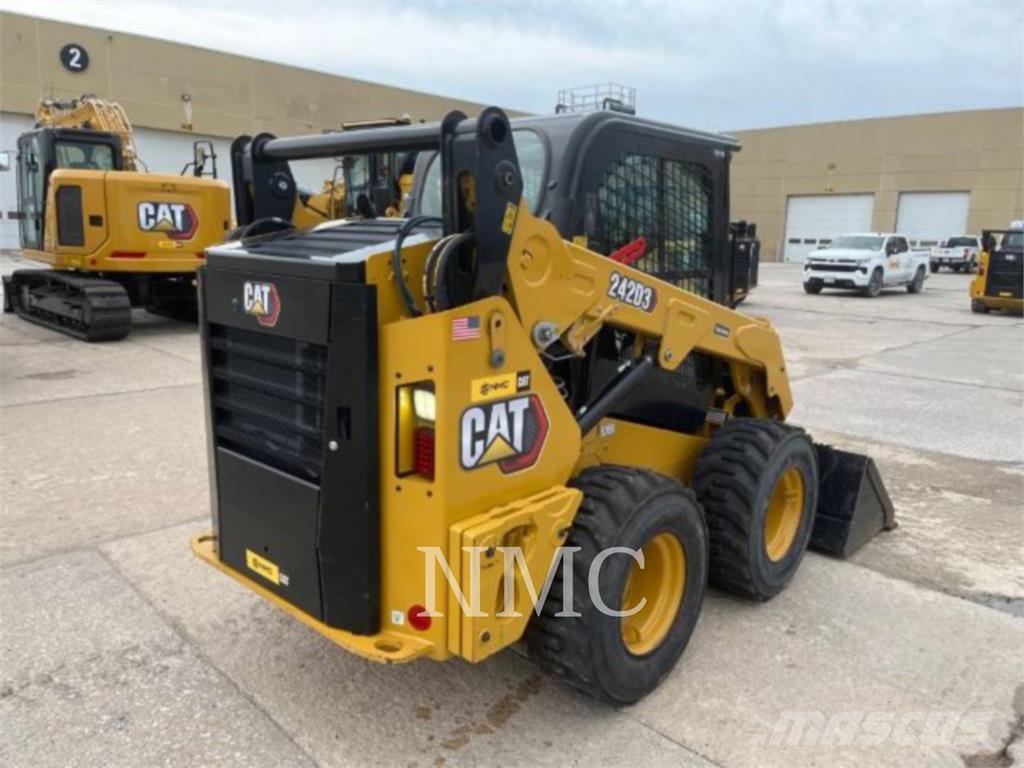 CAT 242D3 Φορτωτάκια