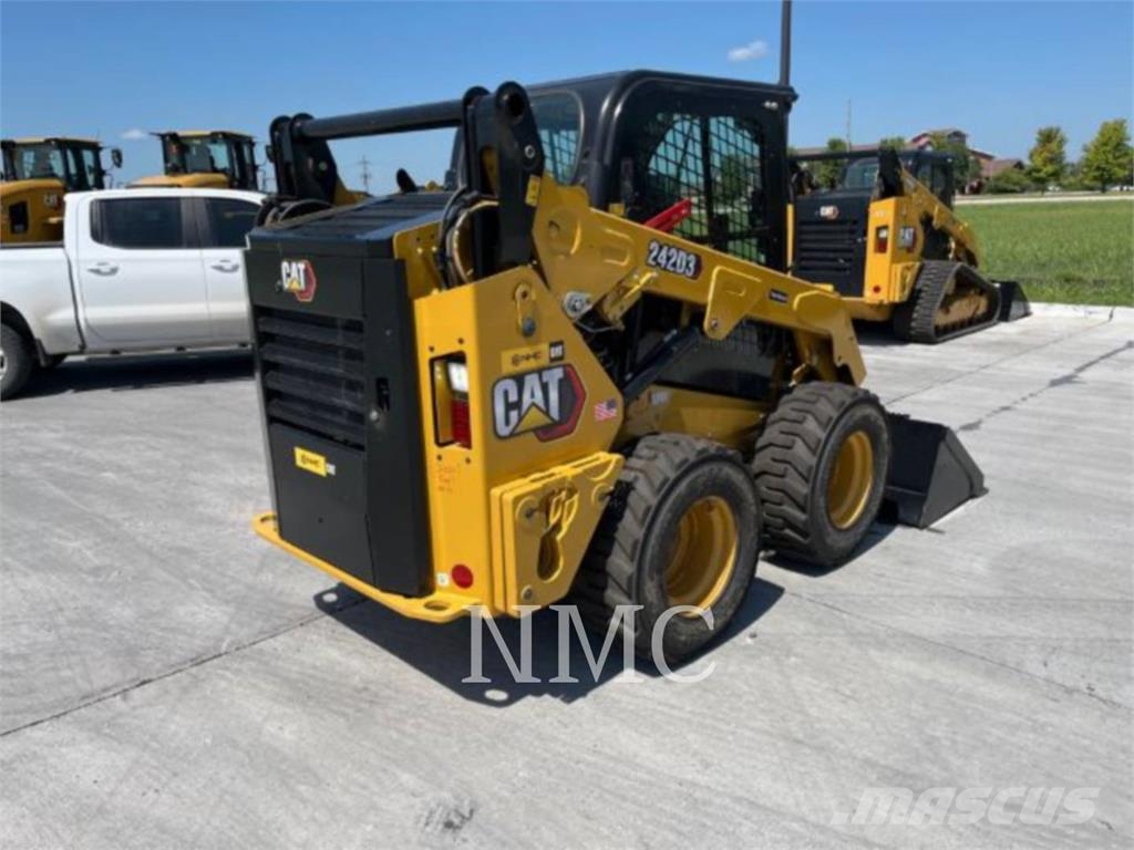 CAT 242D3 Φορτωτάκια