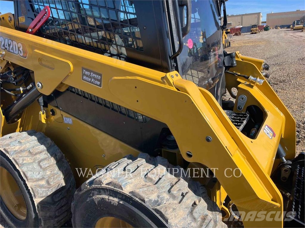 CAT 242D3 Φορτωτάκια