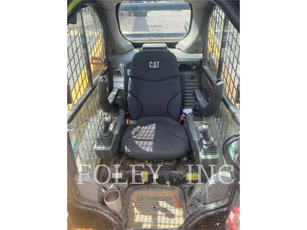 CAT 242D3 Skid steer loaders