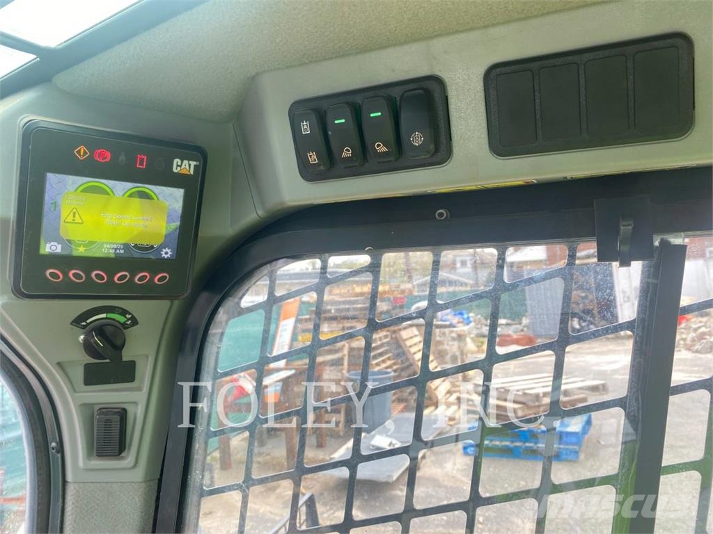 CAT 242D3 Skid steer loaders
