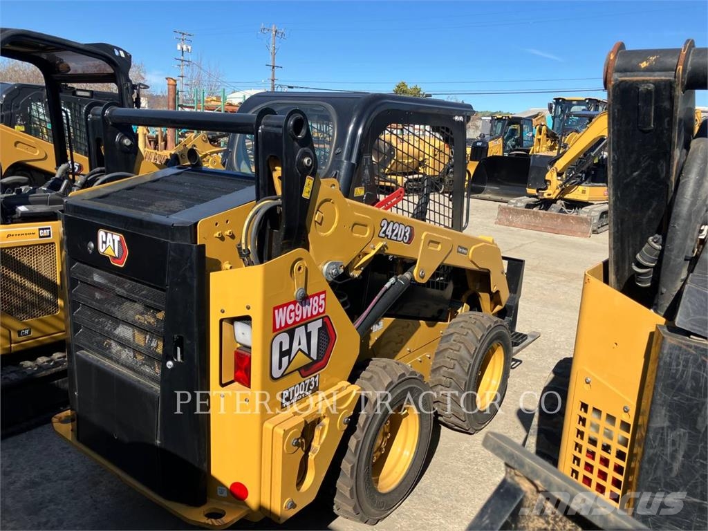 CAT 242D3 Φορτωτάκια