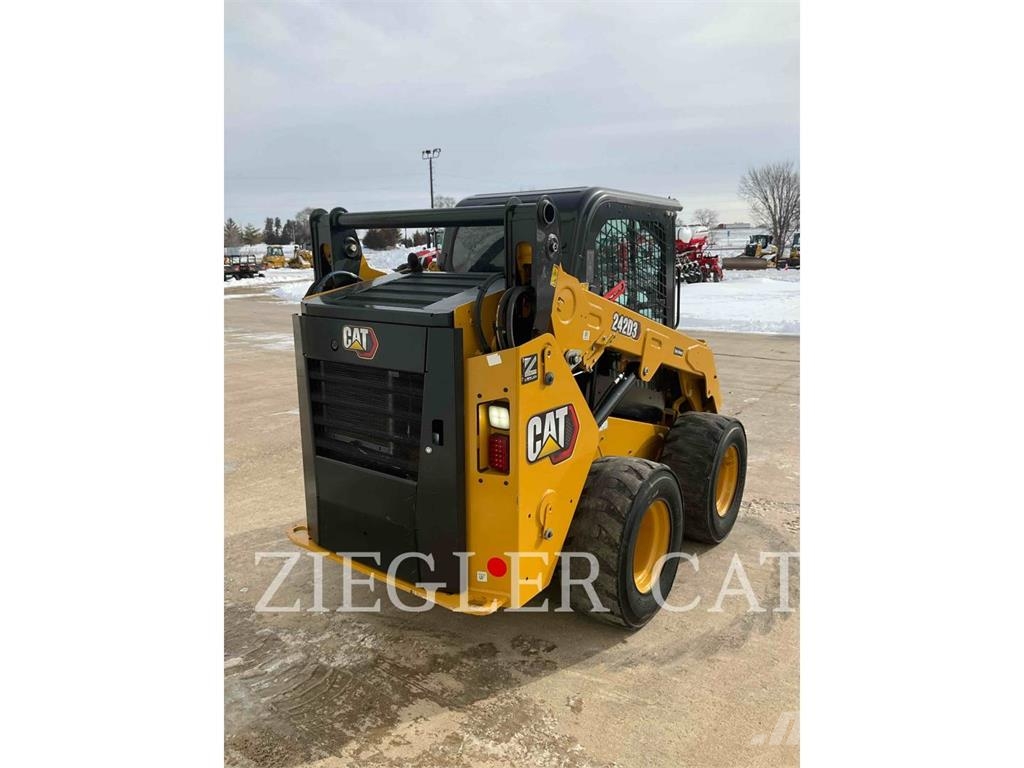 CAT 242D3 Φορτωτάκια