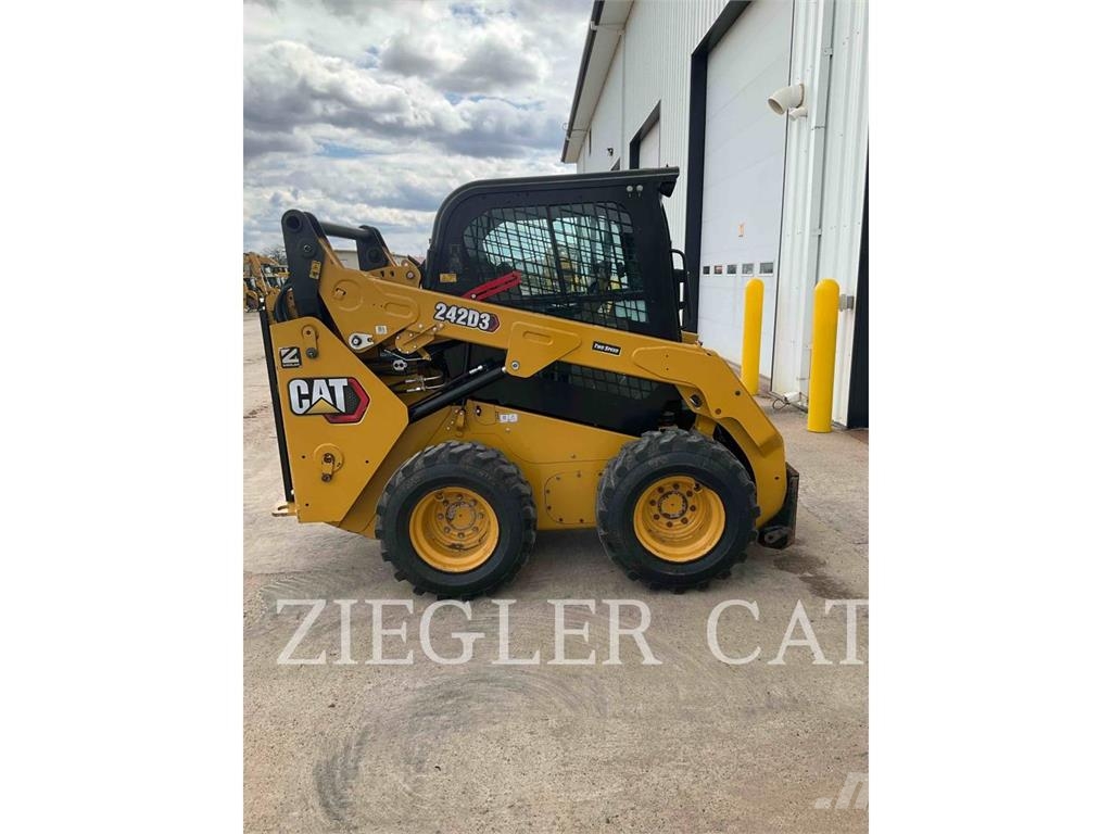 CAT 242D3 Φορτωτάκια