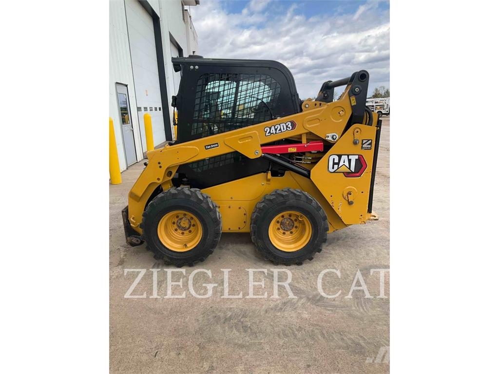 CAT 242D3 Φορτωτάκια