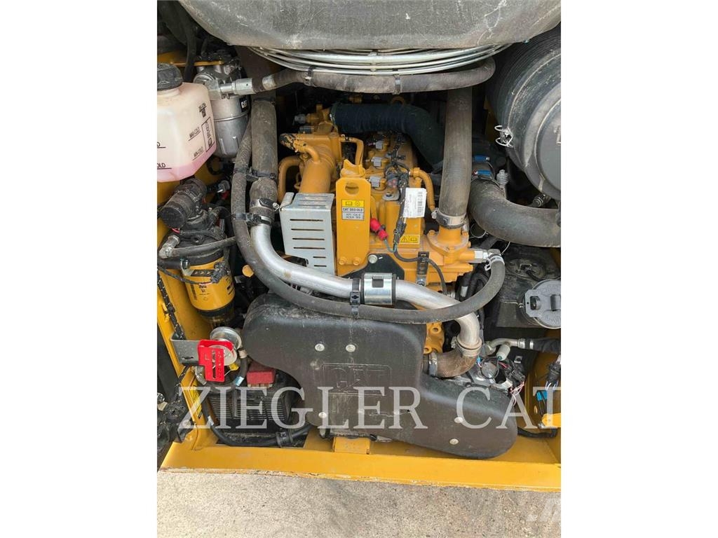 CAT 242D3 Φορτωτάκια
