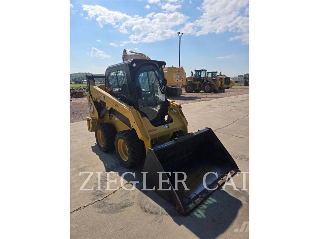 CAT 242D3 Φορτωτάκια